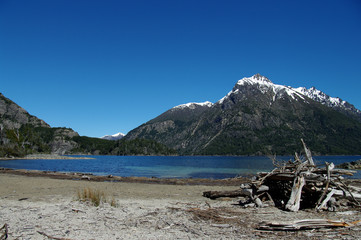 Fototapeta na wymiar Lac de montagne de la région de Bariloche - 4