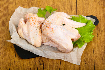 Raw chicken wings
