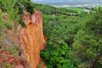 Red cliff in the canyon of Roussillon, France