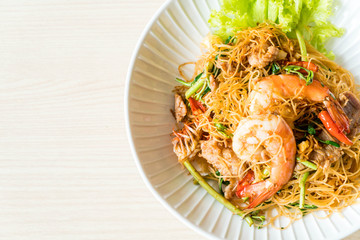 fried white vermicelli and water mimosa with spicy sauce