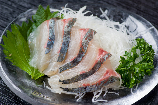 しまあじの刺身