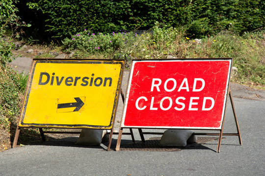 Road closed diversion signs in the UK