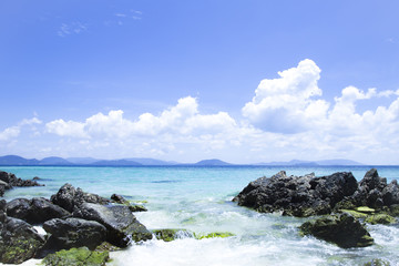 Fototapeta na wymiar Travelers to the Andaman Sea in Thailand.