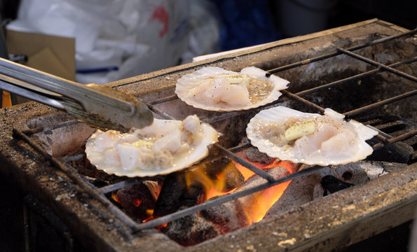 Grilled Scallop with butter and soy sauce
