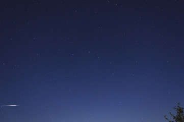 Obraz na płótnie Canvas Meteor in the starry sky