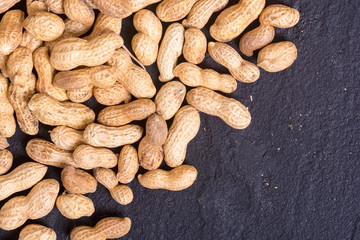 Peanuts in shells