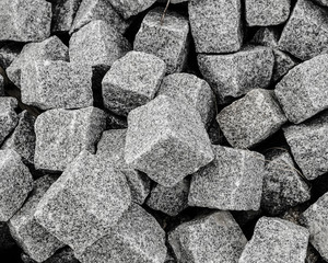 Piedras grises cubicas