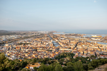 Obraz premium Aerial cityscape view on Sete village during the sunset in Occitanie region in southern France