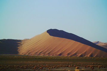 Fototapeta na wymiar Sossusvlei, Dünen, Höhe von 200 Meter, größten Sanddünen der Welt, 