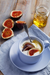 Dessert with fig and honey