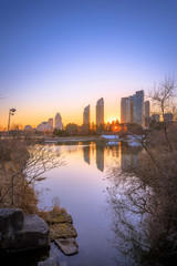 Obraz premium View of an outdoor park with Toronto city building as background