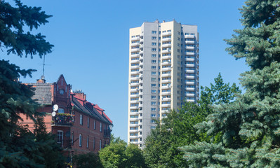 Fototapeta premium old and new buildings in the afternoon