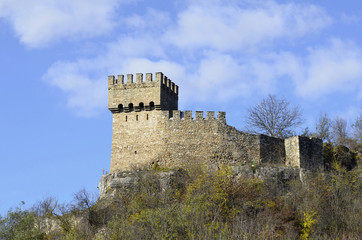 Fototapeta na wymiar VELIKO TARNOVO, BULGARIA - 5 NOVEMBER 2017: Ruins of medieval Fortress Tsarevets, Veliko Tarnovo, Bulgaria