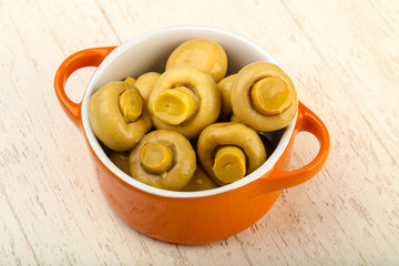 Marinated champignons
