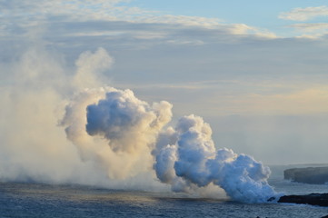 Naklejka na ściany i meble Lava Melting With The Sea. Big Island, Hawai, USA. EEUU.