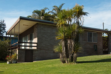 Fototapeta na wymiar Einfamilienhaus in Turoos Head in Australien