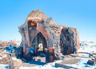 Schapenvacht deken met patroon Rudnes Ani Ruins, Ani is a ruined and uninhabited medieval Armenian city-site situated in the Turkish province of Kars