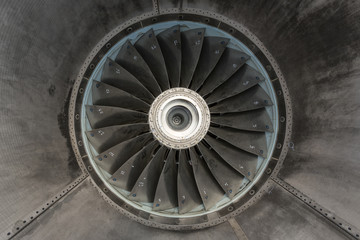 Detailed exposure of a turbo jet engine
