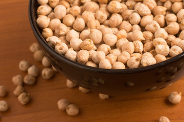 Chickpeas in a black bowl