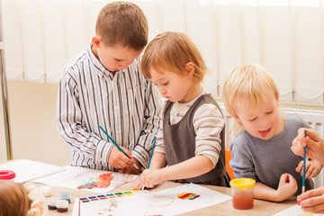 Children are painting 