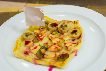 children prepare fruit pizza