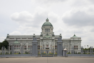 Obraz premium The Ananta Samakhom Throne Hall in Thai Royal Dusit Palace, Bangkok, Thailand.