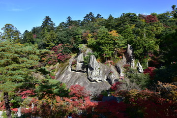 秋の那谷寺　奇岩遊仙境の紅葉