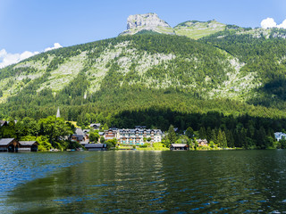 Seeresidenz und Heiliger Ägidius, hinten der Loser, Altaussee, Altauseeer See, Steiermark,...