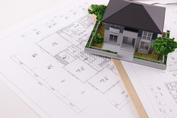 住宅と図面