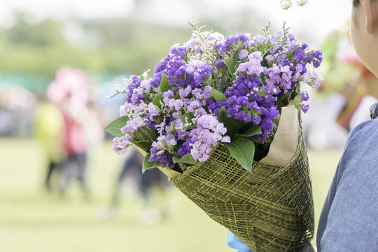 Fototapeta Bouquet of purple flowers to congratulate.