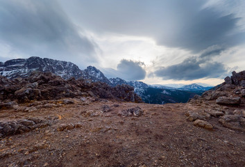 Malowniczy górski krajobraz Tatr widziany w listopadowy dzień