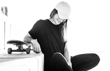 skater woman in the beach