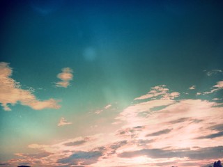 Himmlischer Himmel im Herbst