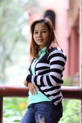 Obraz premium バルコニーにいる女性