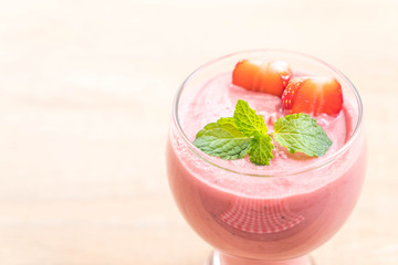 strawberry smoothies milkshake