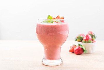 strawberry smoothies milkshake