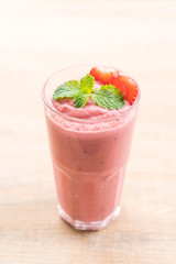 strawberry smoothies milkshake