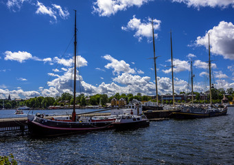 Fototapeta na wymiar Boats in Stockhol harbor