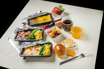 一般的な機内食　Flight meal of the general economy class