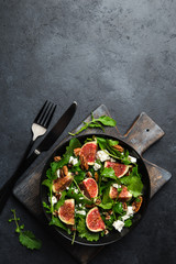 figs, arugula, goat cheese and pecan nuts salad