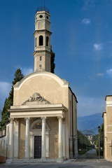 Fototapeta na wymiar church in Bassano del Grappa