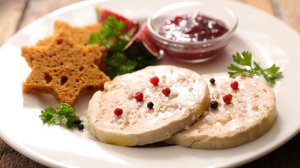 foie gras and gingerbread cake