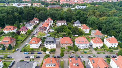 Luftaufnahme einer Kleinstadt