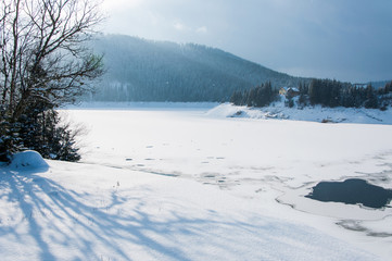 Fototapeta na wymiar Extreme cold weather, frozen lake