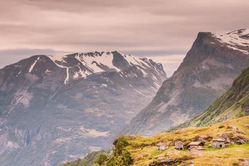 Foto op Plexiglas Norwegian old country houses in mountains. © Voyagerix