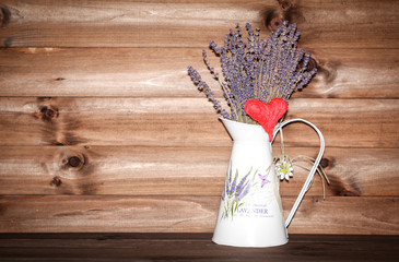 Lavendel in einer Kanne 