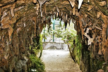 caves adapted for tourist visits,