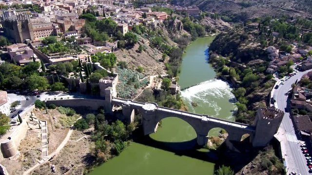 La Ciudad Histórica de Toledo está inscrita en la Lista Oficial de los Bienes Patrimonio de la Humanidad  desde 1986