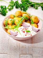 pellkartoffel mit quark und salat