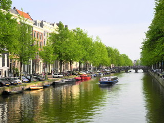 Fototapeta na wymiar Peaceful Canal